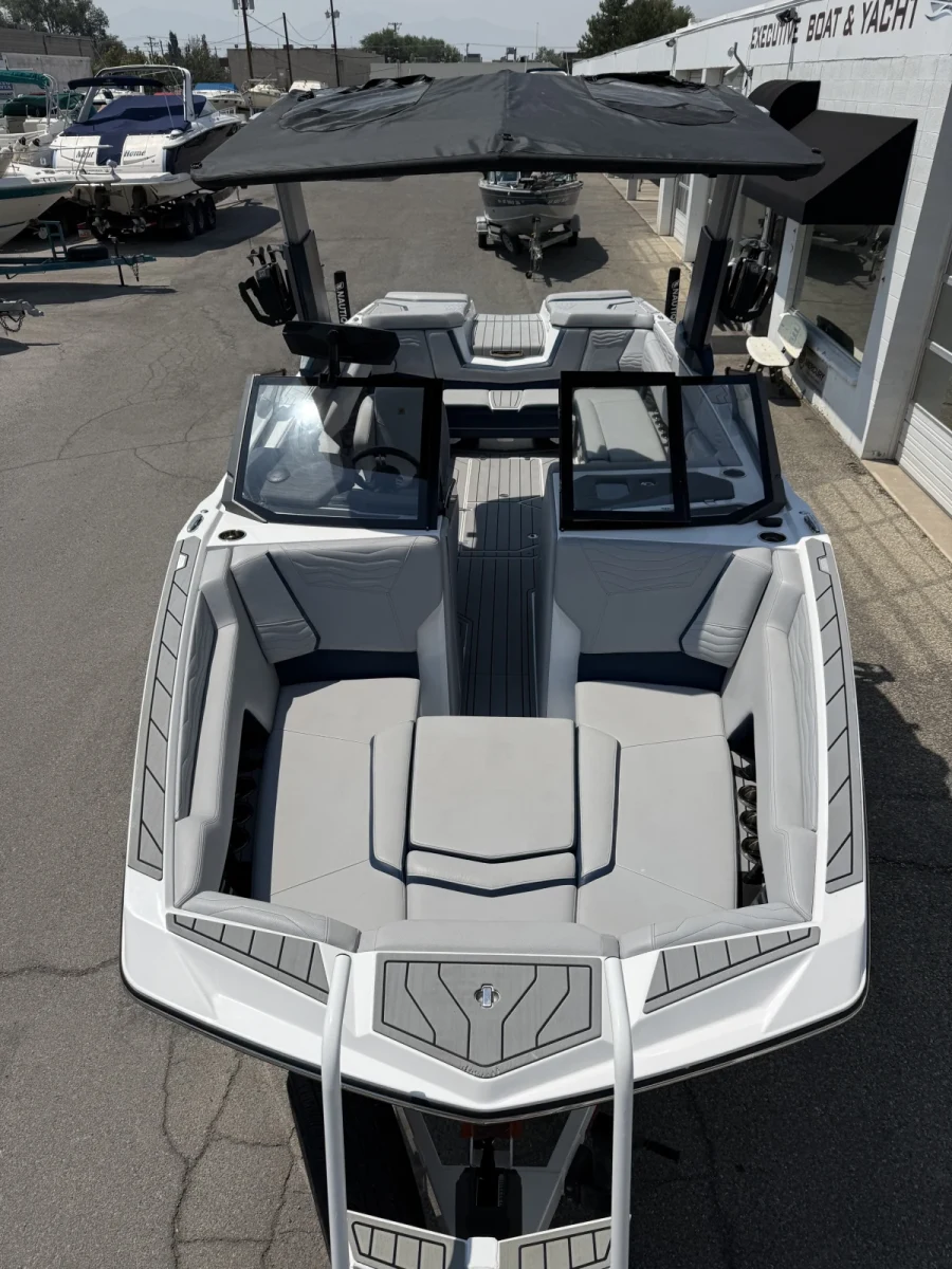 2025-nautique-g25-143010-image7.webp
