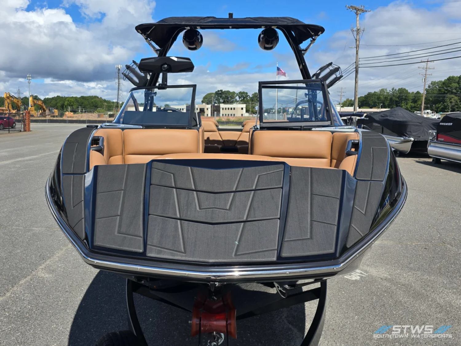 2025 MOOMBA MOJO 