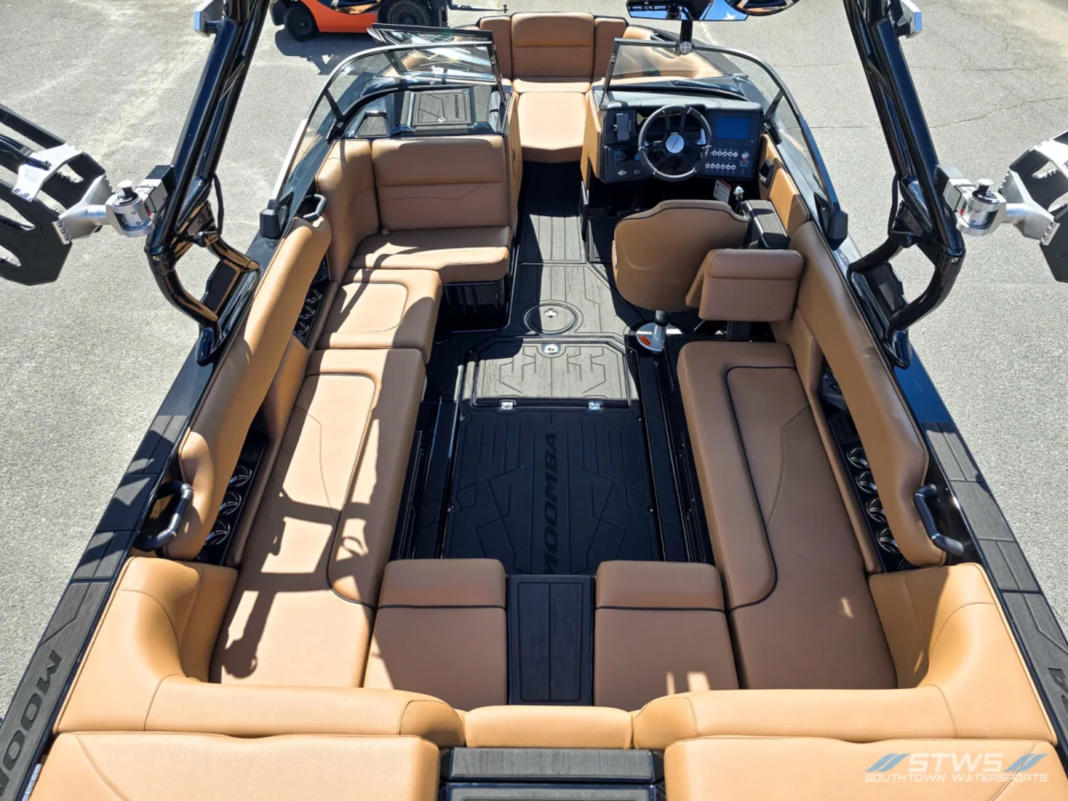 2025 MOOMBA MOJO 