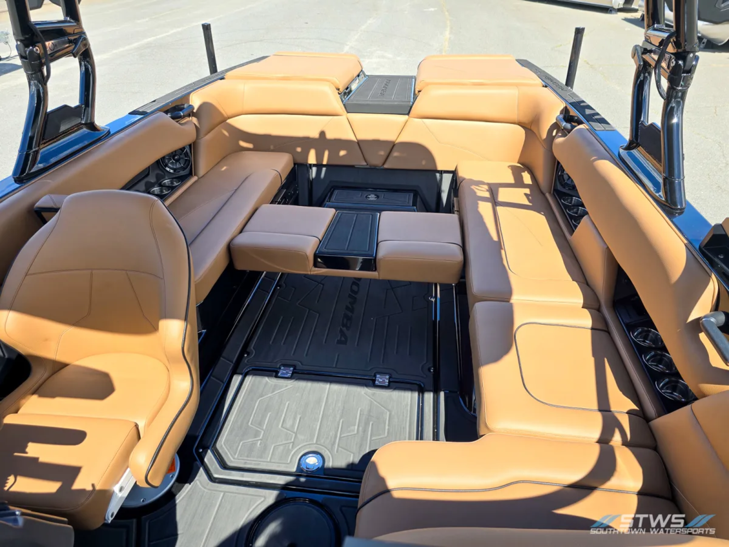 2025 MOOMBA MOJO 