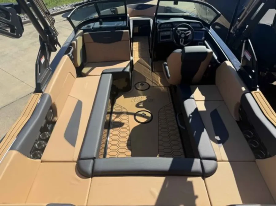 2026-mastercraft-nxt23-143018-image10.webp