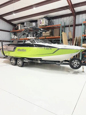 2017-malibu-wakesetter-24-mxz-143028-image0.webp