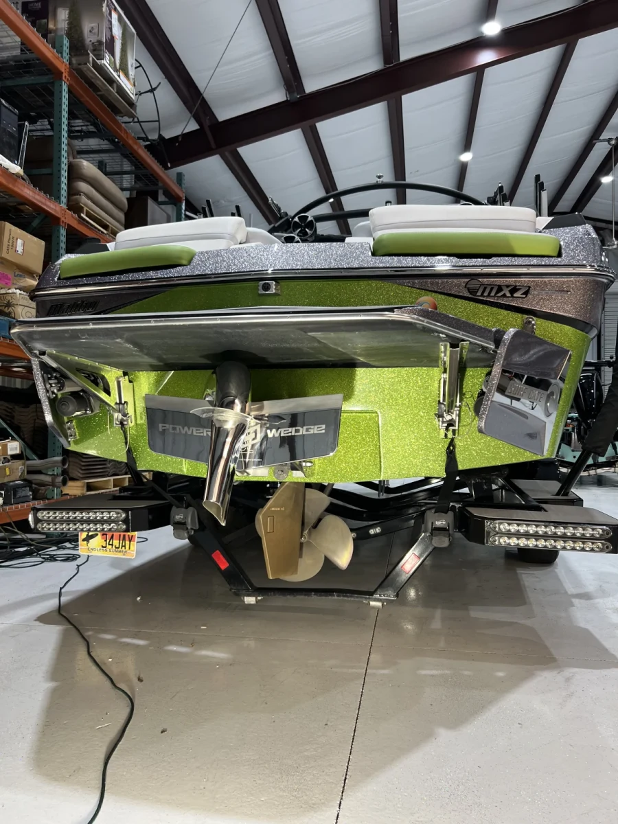 2017-malibu-wakesetter-24-mxz-143028-image14.webp