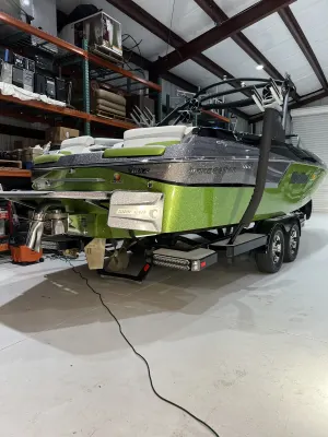 2017-malibu-wakesetter-24-mxz-143028-image2.webp