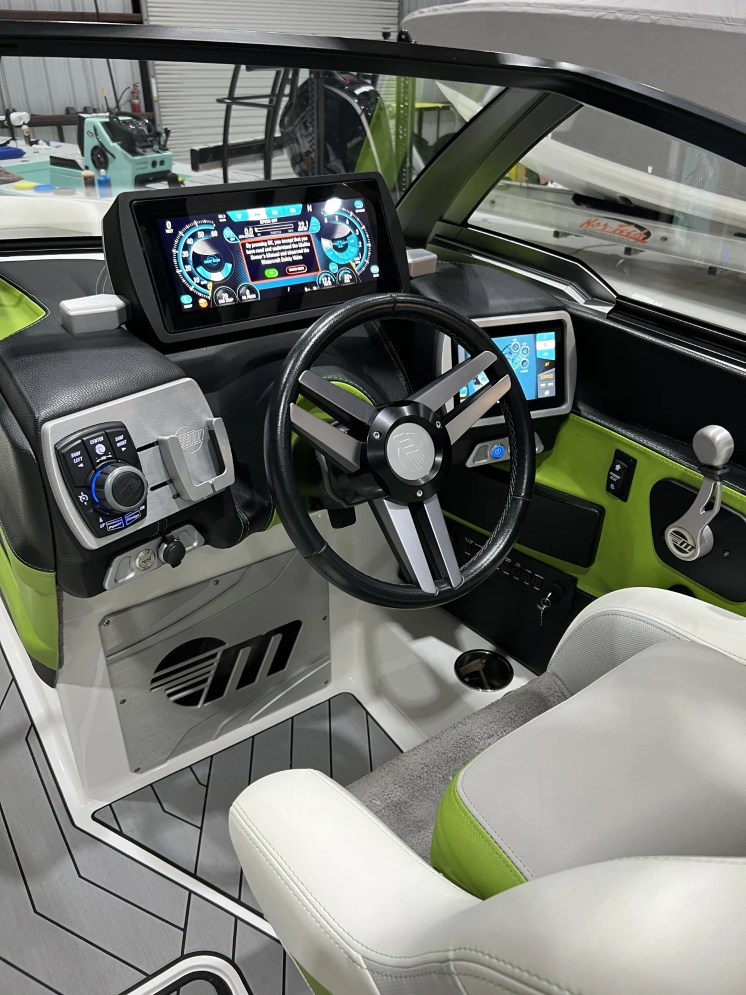 2017 Malibu Boats Wakesetter 24 MXZ