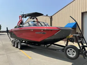2021-nautique-g25-143029-image0.webp