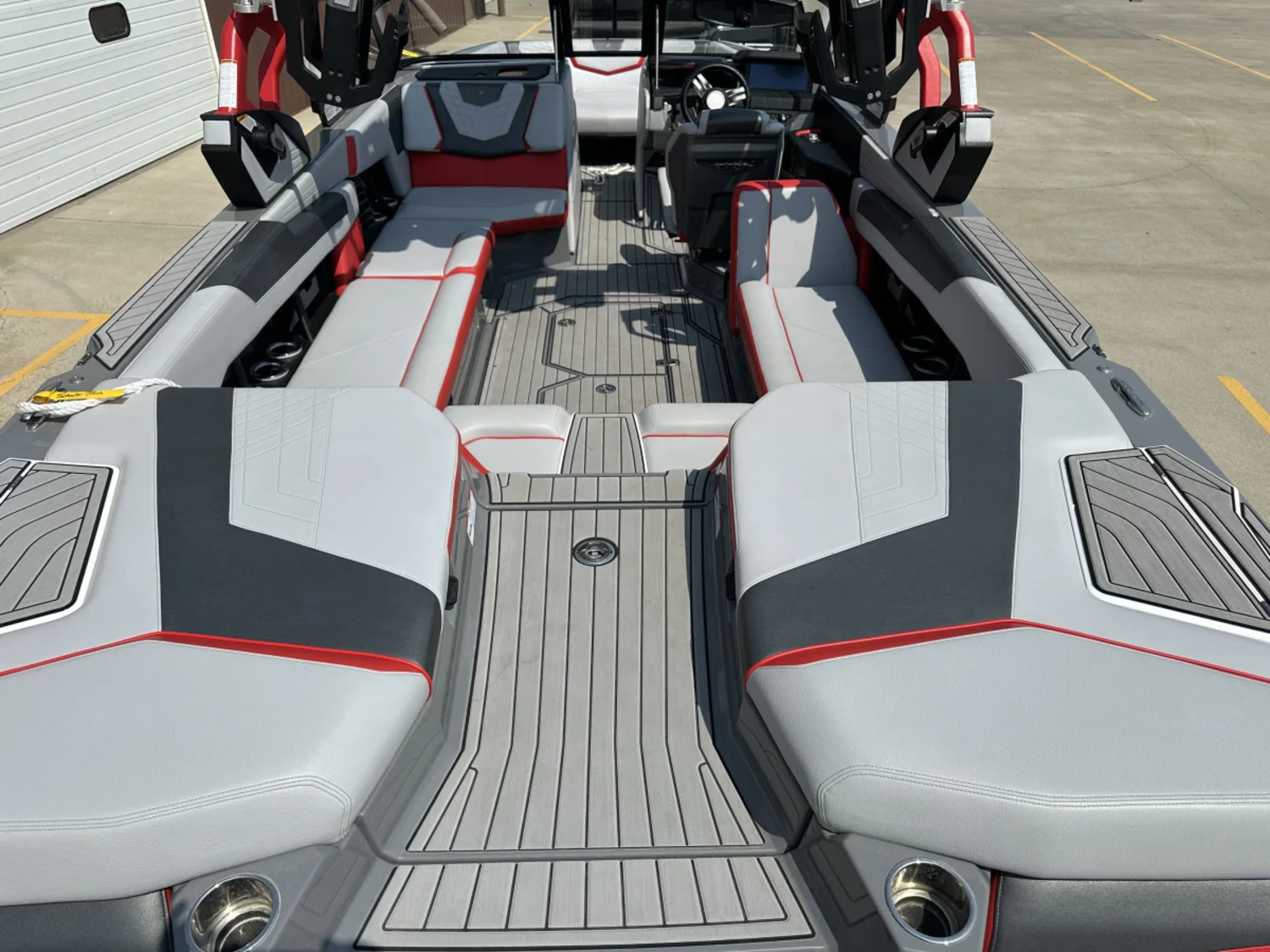 2021 NAUTIQUE G25 ZZ6 FRESHWATER 1 OWNER TRAILER 