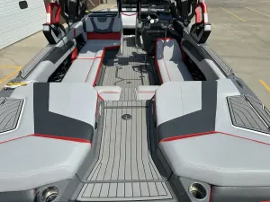 2021-nautique-g25-143029-image3.webp