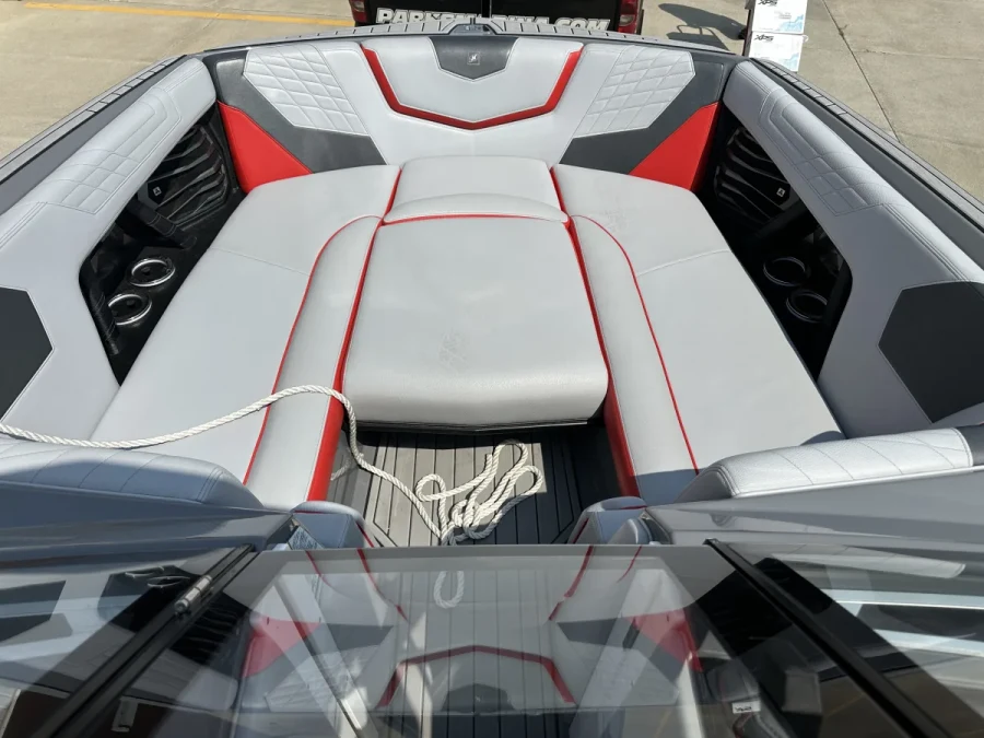 2021-nautique-g25-143029-image4.webp