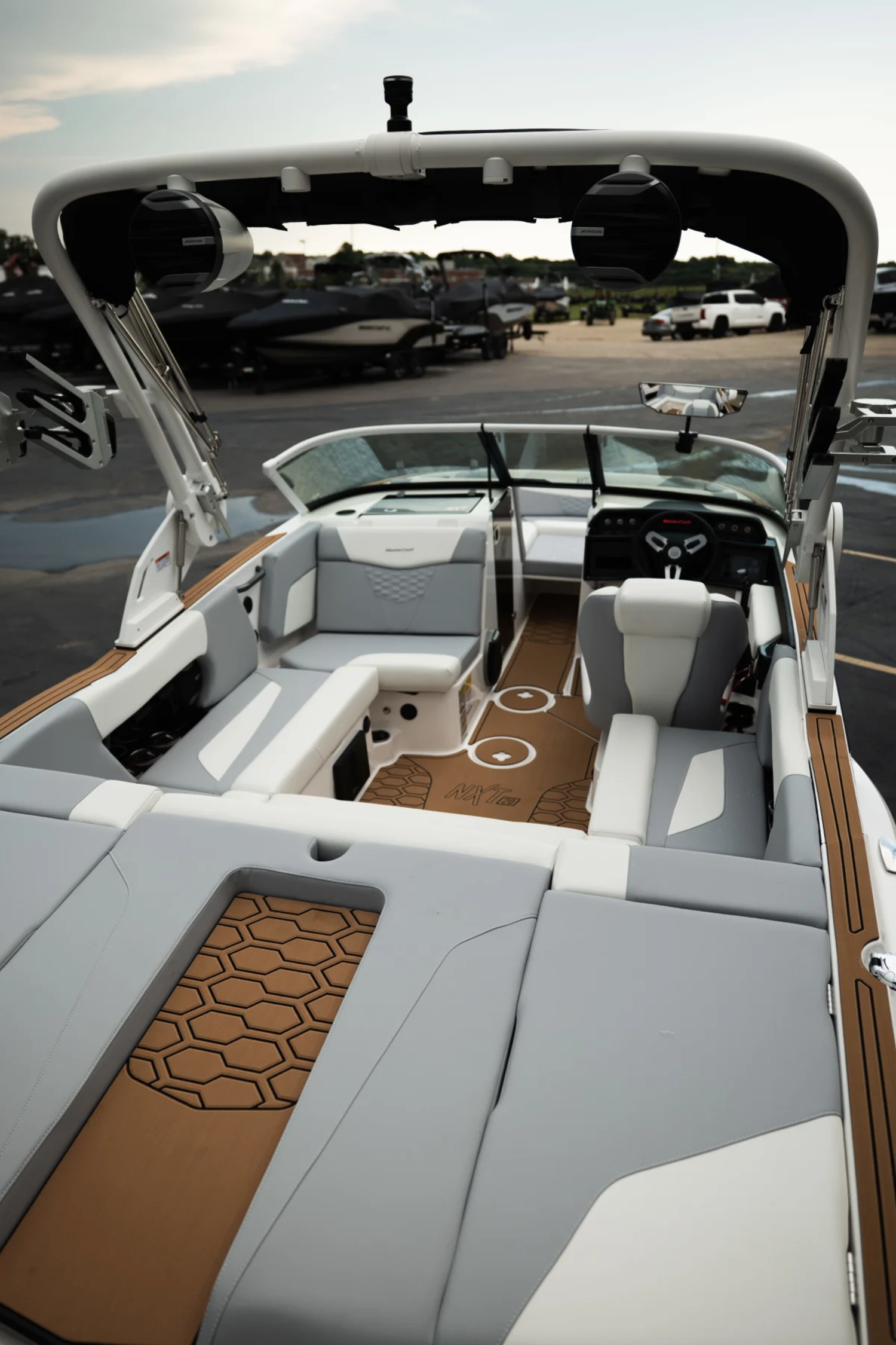 2027 MASTERCRAFT NXT20 