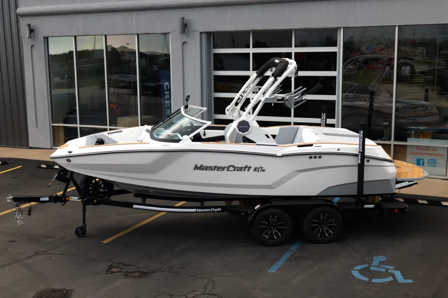 2027-mastercraft-nxt20-143035-image2.webp