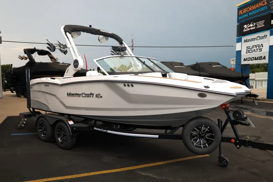 2027-mastercraft-nxt20-143035-image8.webp