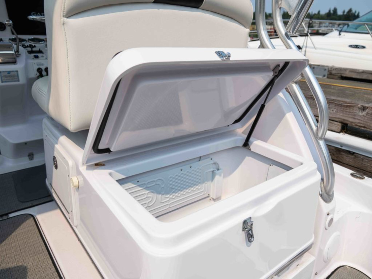 2005 Proline 33 EXPRESS
