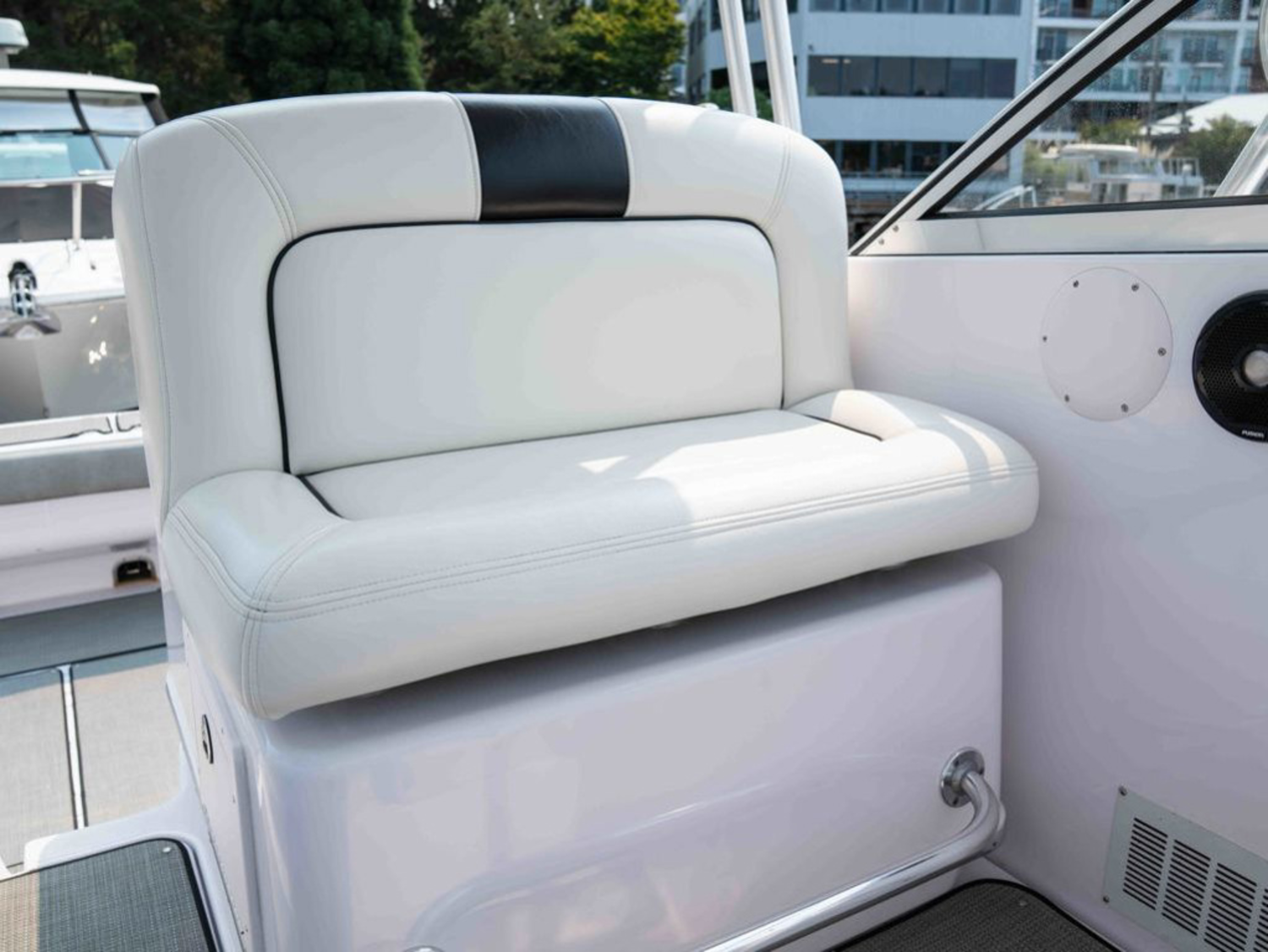 2005 Proline 33 EXPRESS