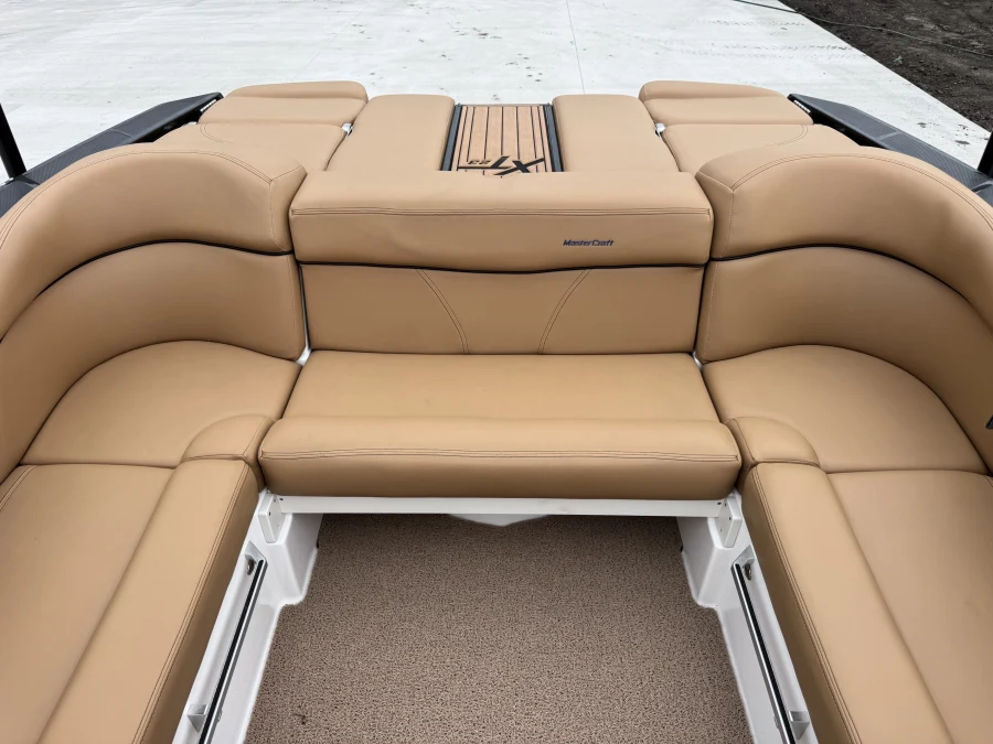 2021-mastercraft-xt23-143057-image12