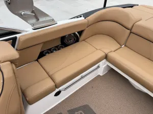 2021-mastercraft-xt23-143057-image13