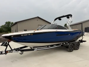 2021-mastercraft-xt23-143057-image1