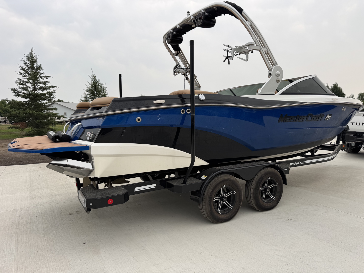 2021 MasterCraft XT 23