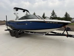 2021-mastercraft-xt23-143057-image5