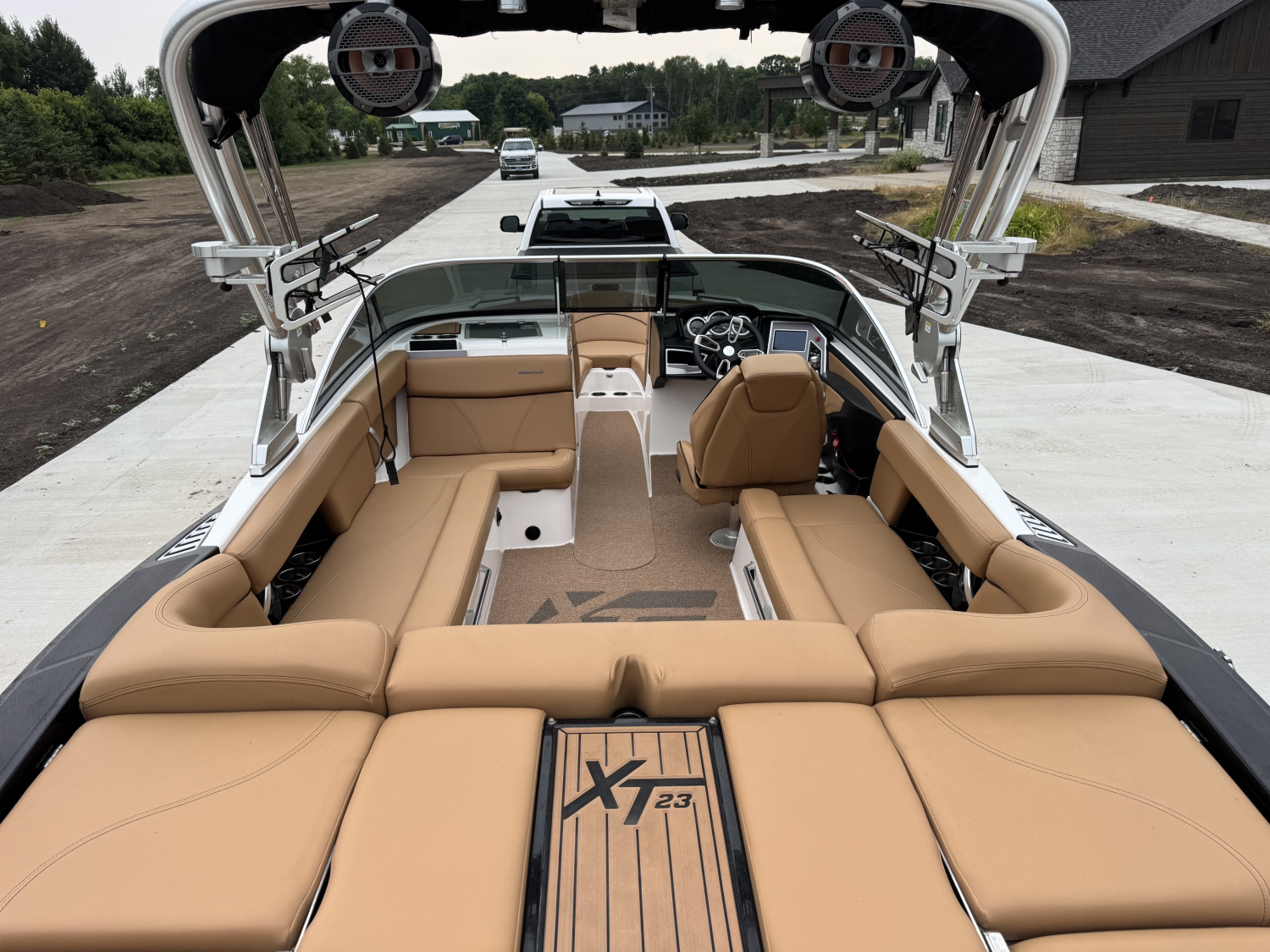 2021 MasterCraft XT 23