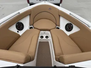 2021-mastercraft-xt23-143057-image9