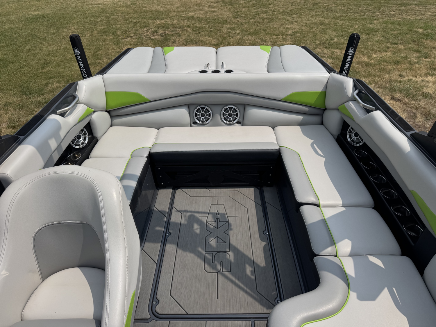 2018 Axis Wake Research A22