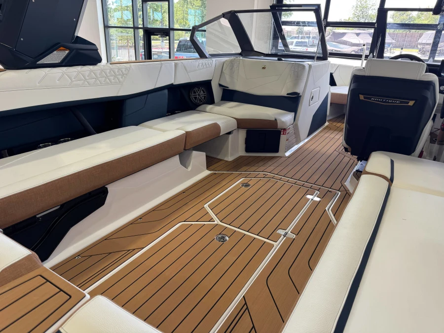 2027-nautique-s25-143061-image14