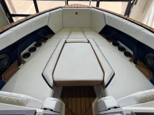 2027-nautique-s25-143061-image17