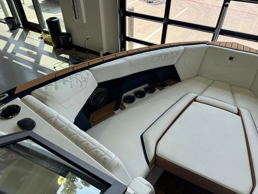 2027-nautique-s25-143061-image19