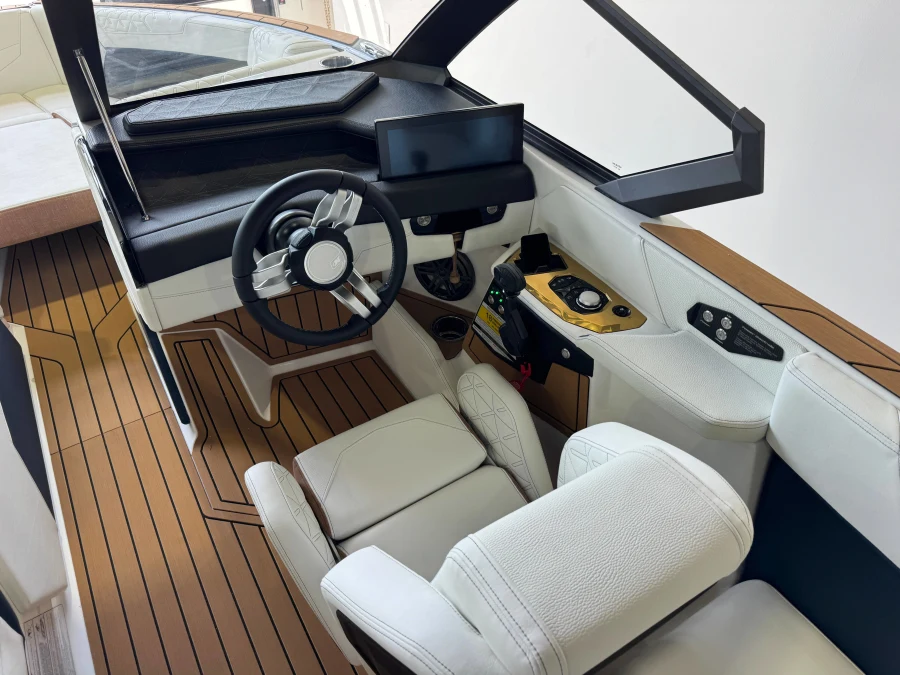 2027-nautique-s25-143061-image25