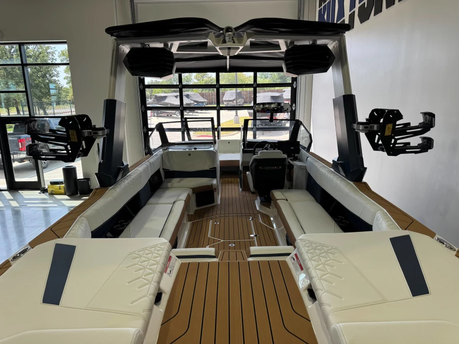 2027-nautique-s25-143061-image9