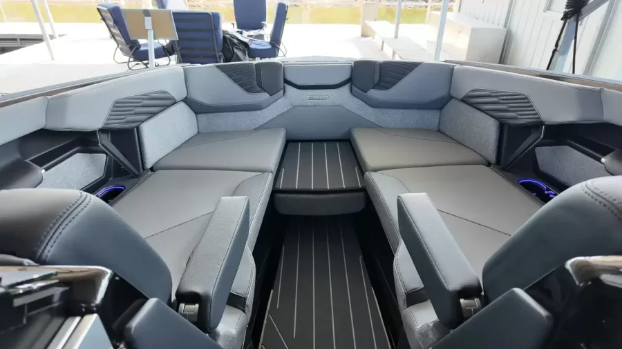 2027-mastercraft-x24-143067-image18