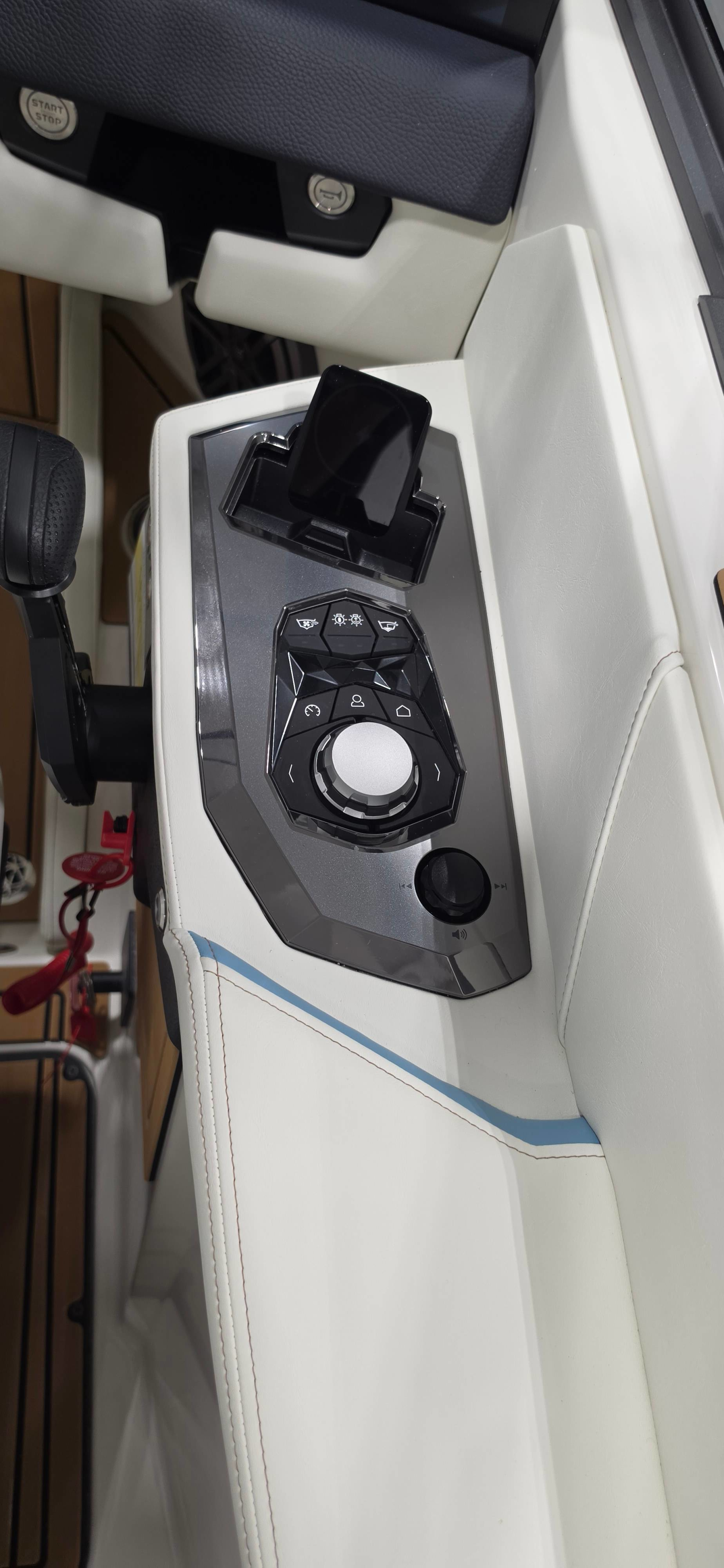 2027 Nautique S23