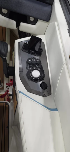 2027-nautique-s23-143070-image10