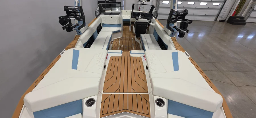 2027-nautique-s23-143070-image5