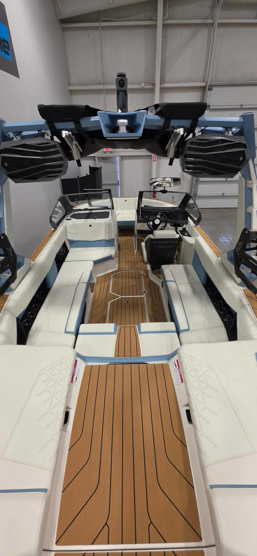2027-nautique-s23-143070-image6