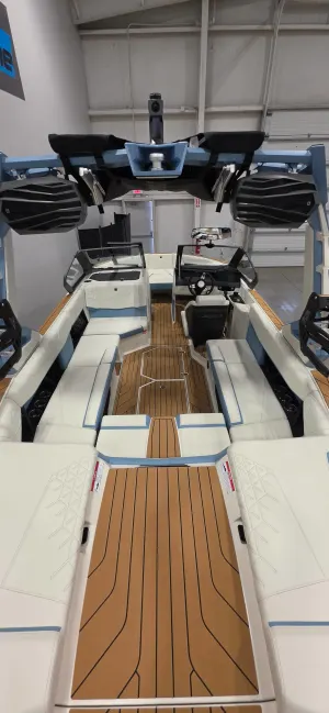 2027-nautique-s23-143070-image6