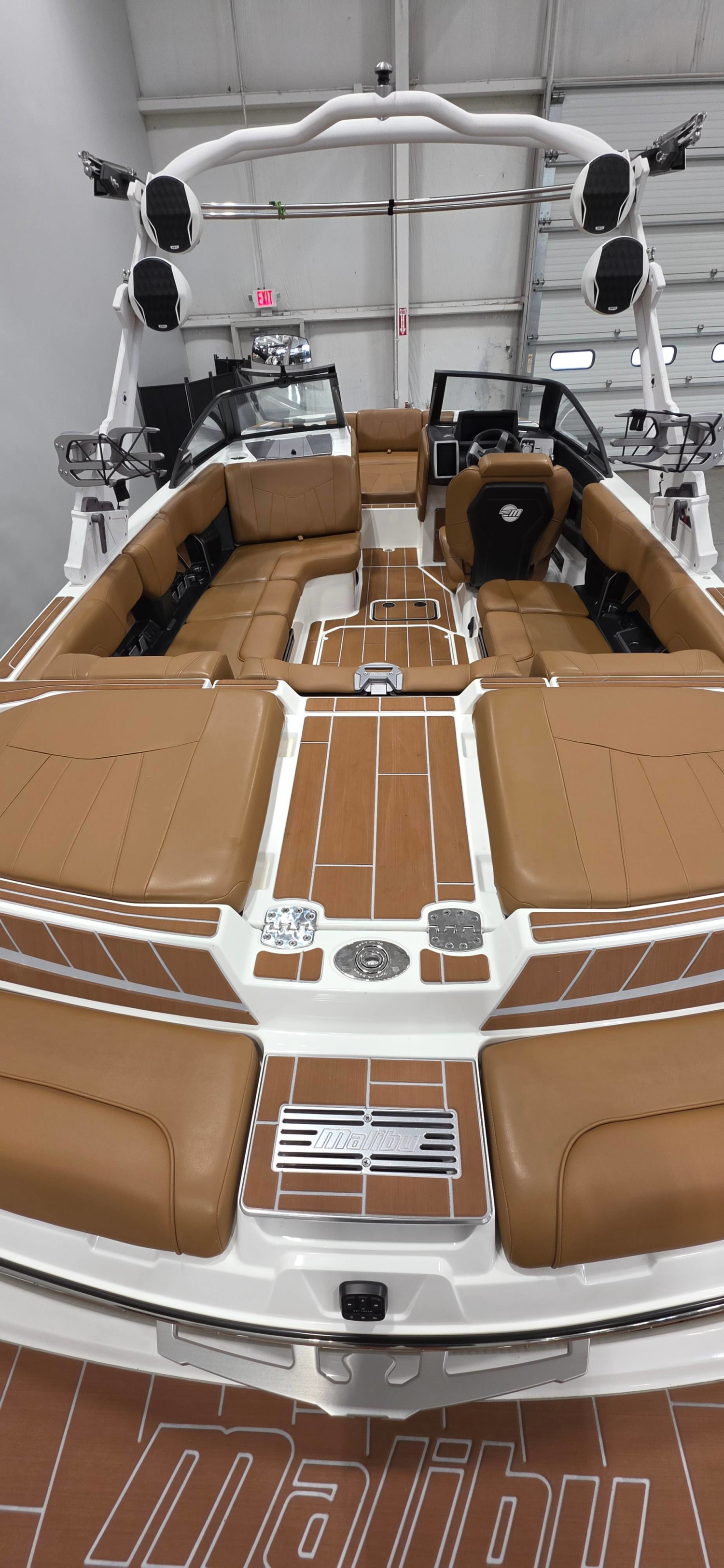 2023 Malibu 23 MXZ