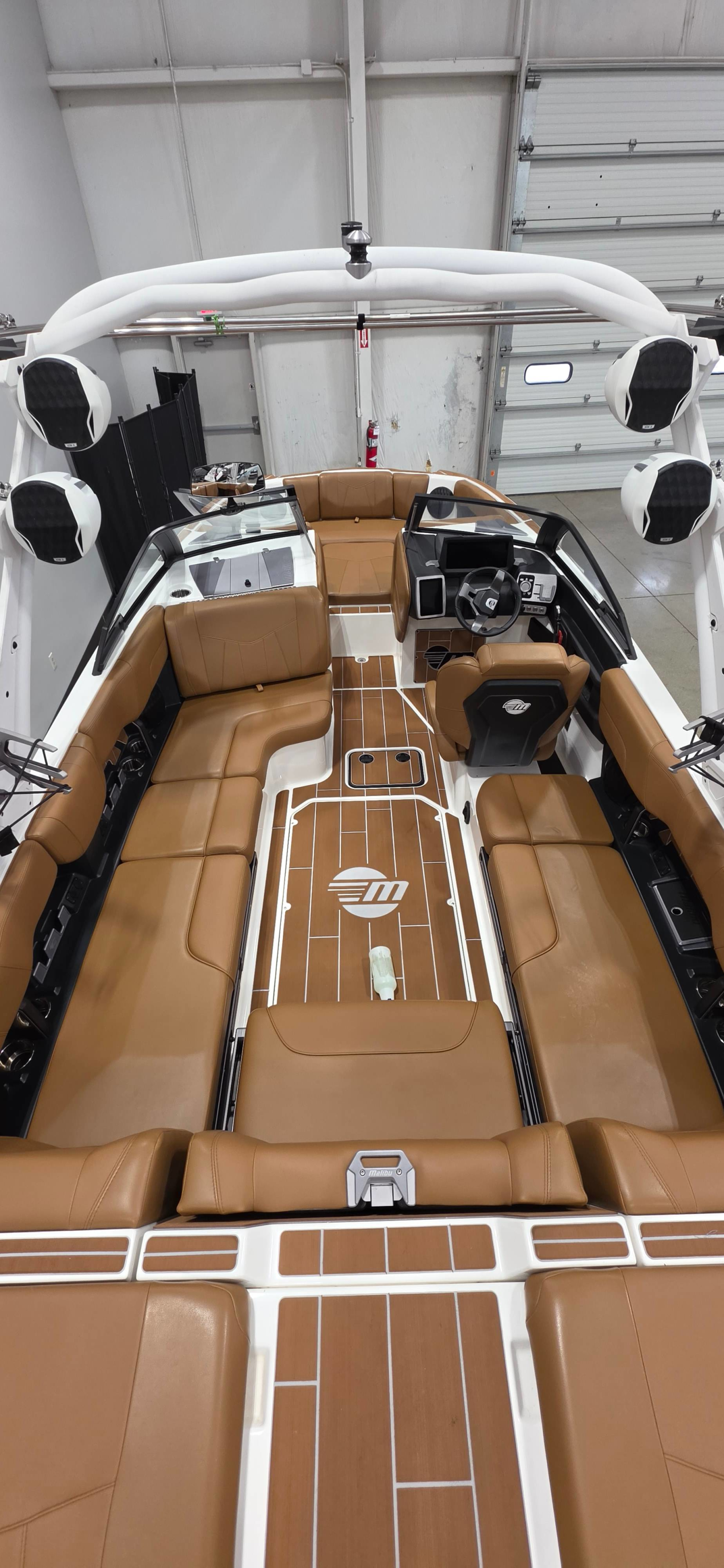 2023 Malibu 23 MXZ