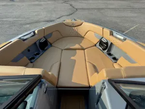 2026-mastercraft-xt23-143074-image14