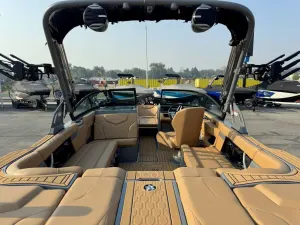 2026-mastercraft-xt23-143074-image9