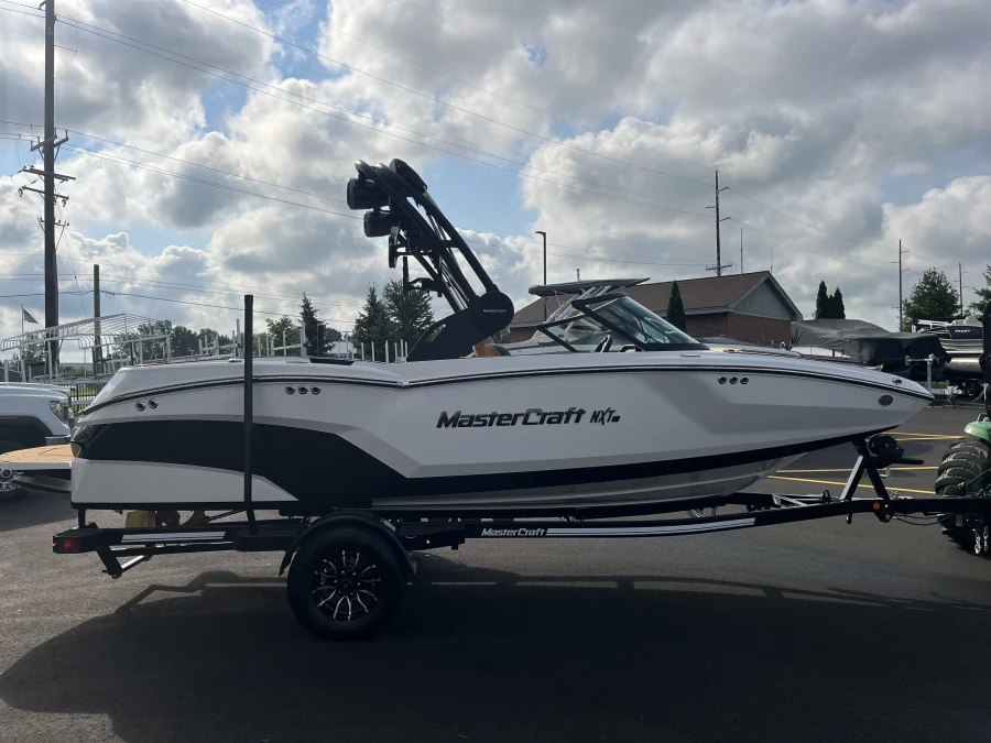 2027-mastercraft-nxt20-143089-image4