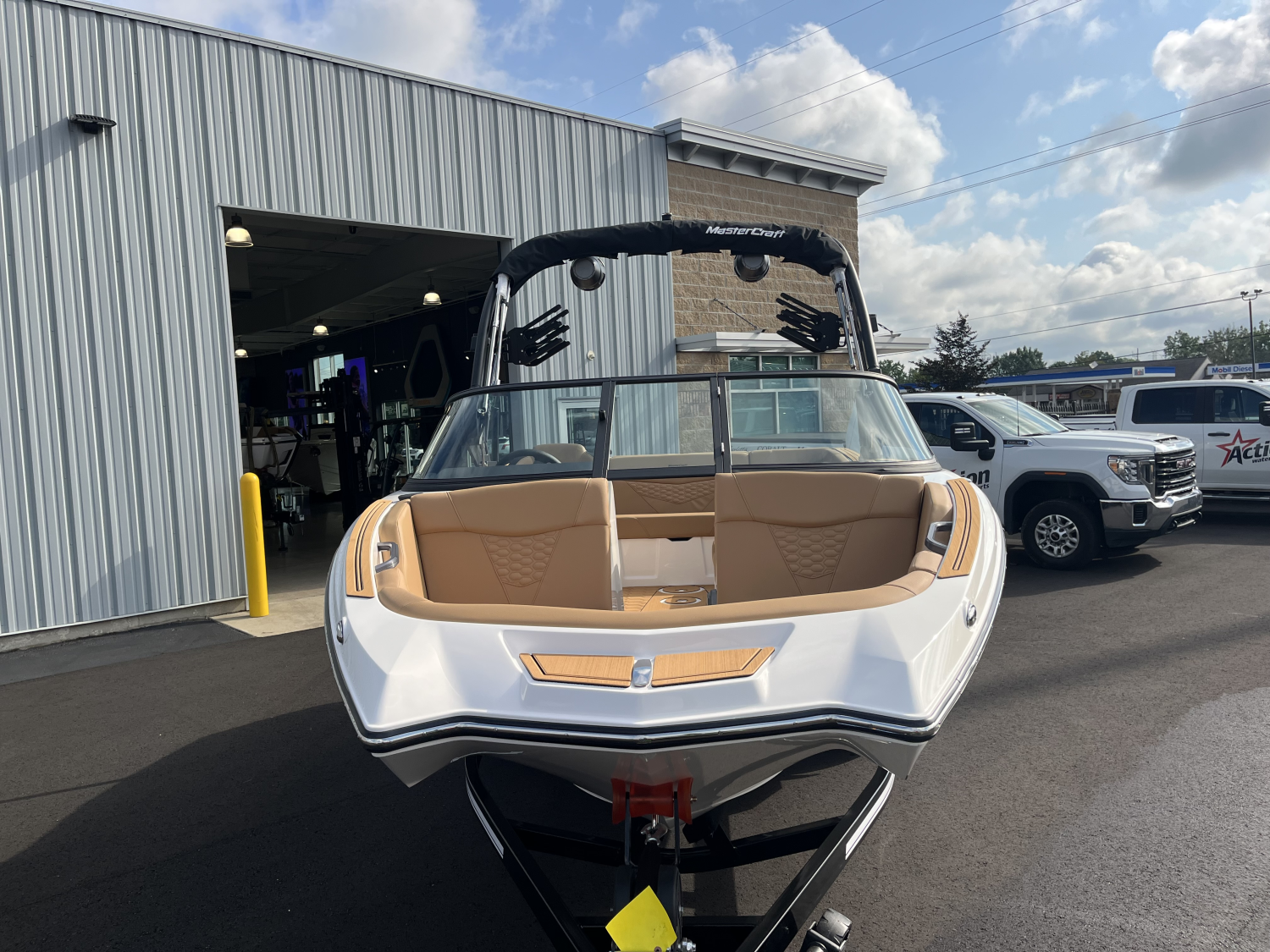2027 MasterCraft NXT20