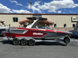 2023-malibu-wakesetter-24-mxz-143097-image1