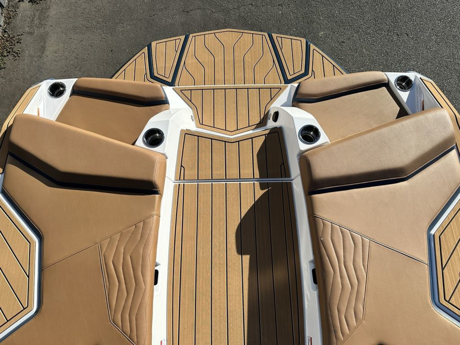 2027 Nautique G23