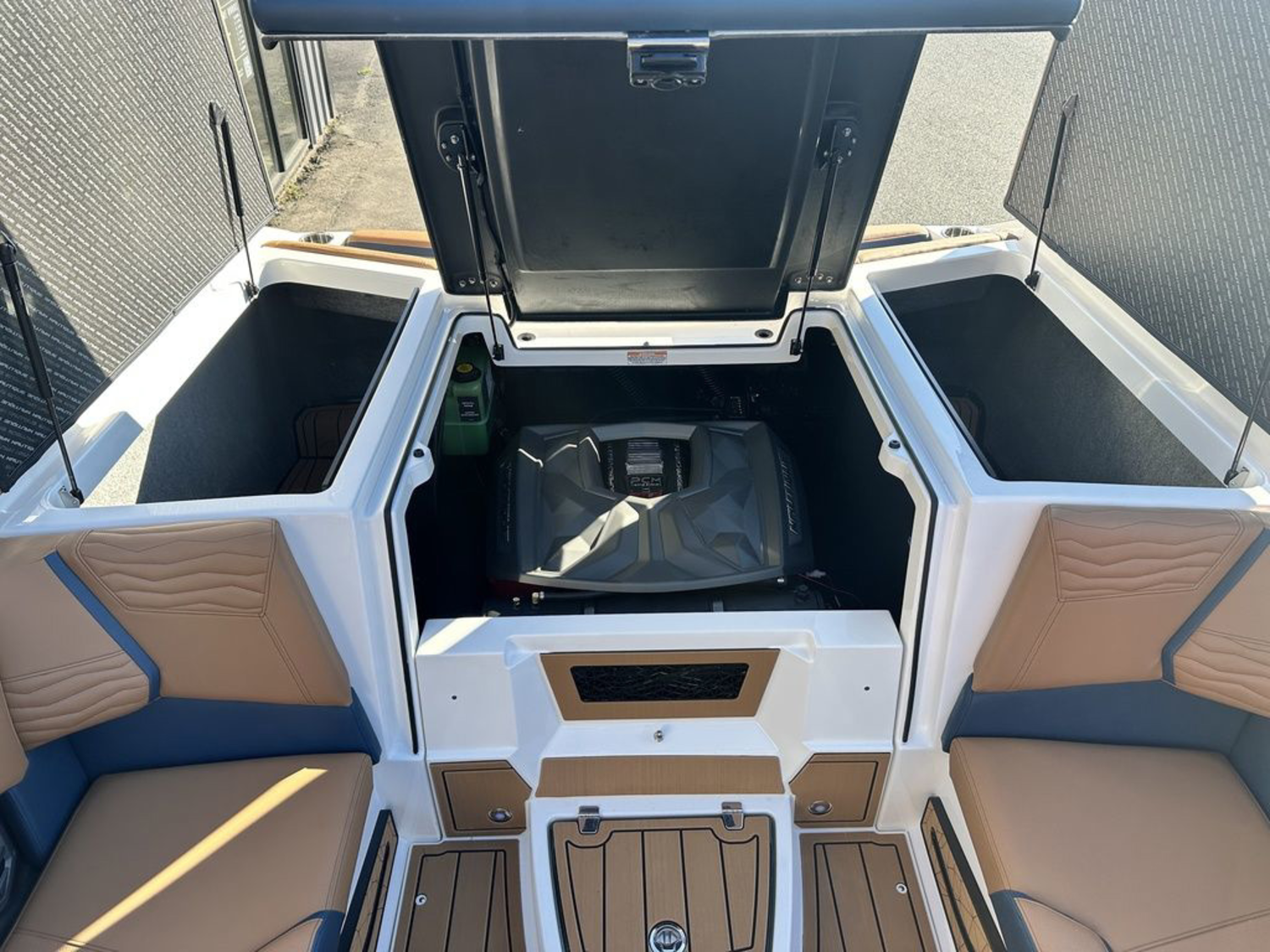 2027 Nautique G23