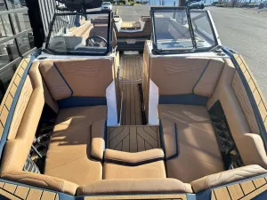 2027-nautique-g23-143718-image7