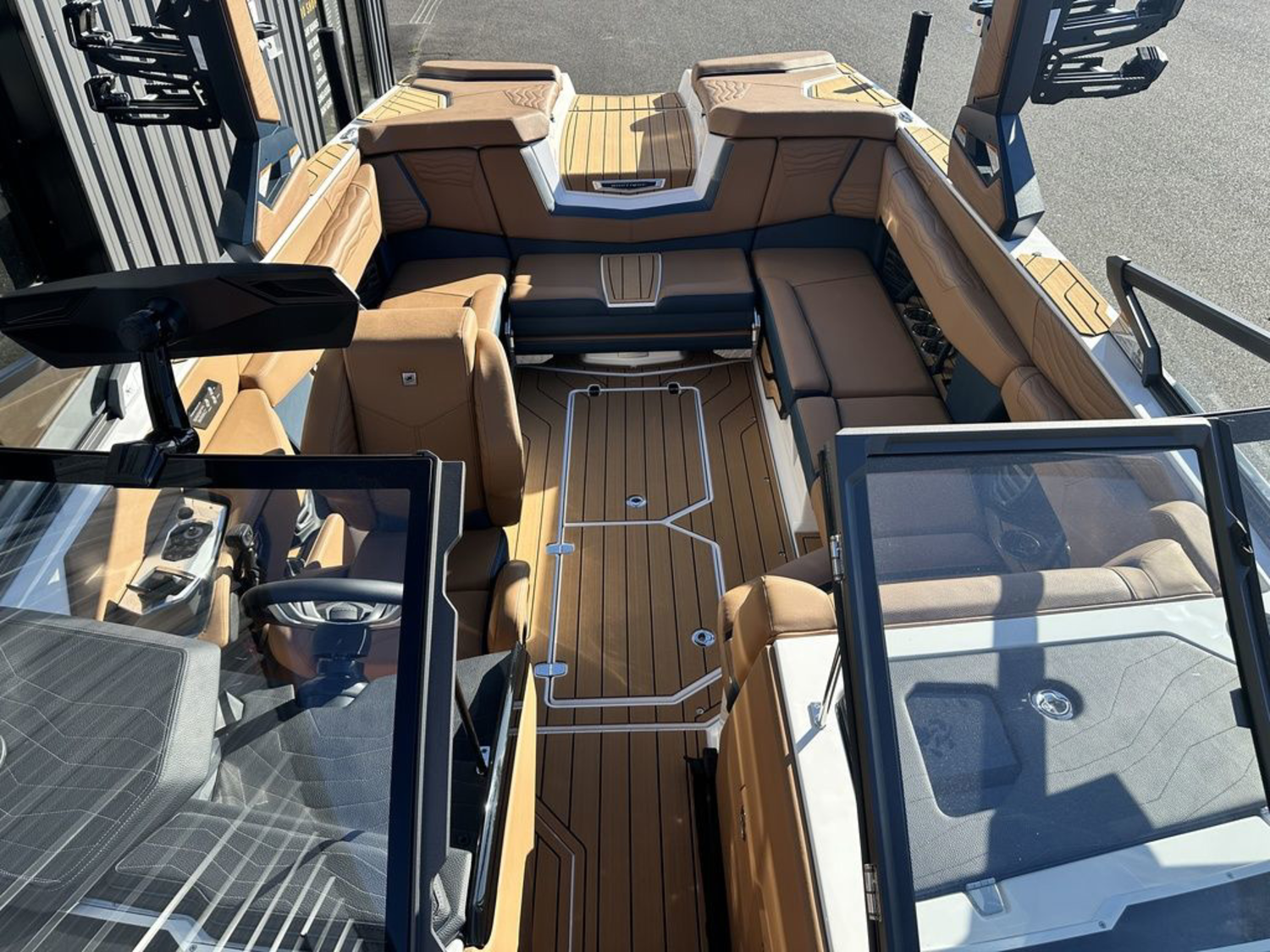 2027 Nautique G23