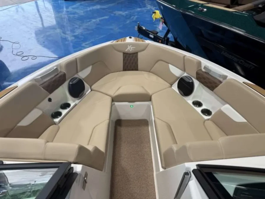 2026-mastercraft-xt23-143121-image4.webp
