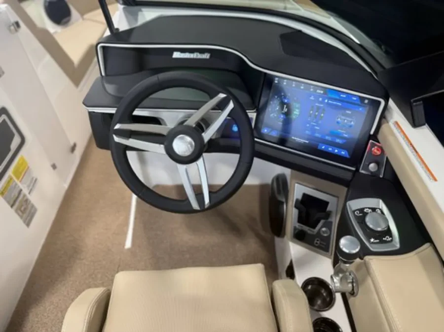 2026-mastercraft-xt23-143121-image7.webp